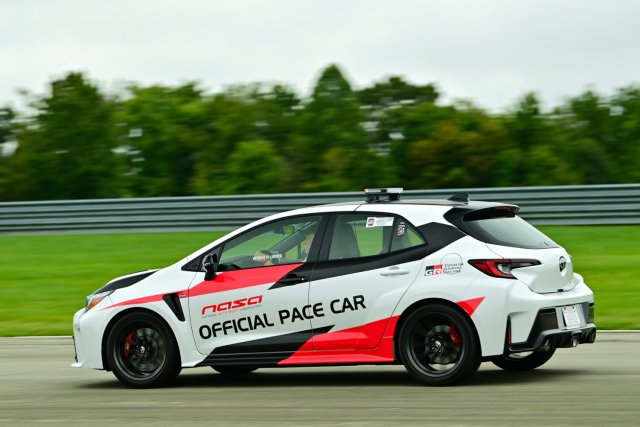 GR-Corolla-MORIZO-Edition-Pace-Car_002-1500x1000.jpg